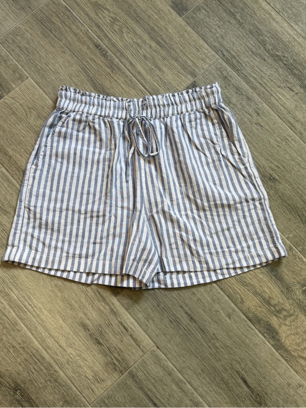 Beachlunchlounge Women's Blue Striped Linen Blend Shorts Size Small Summer Cool
